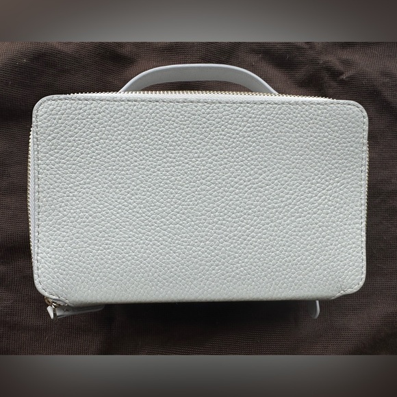 Like new! Kate Spade double zip crossbody bag - Picture 4 of 9